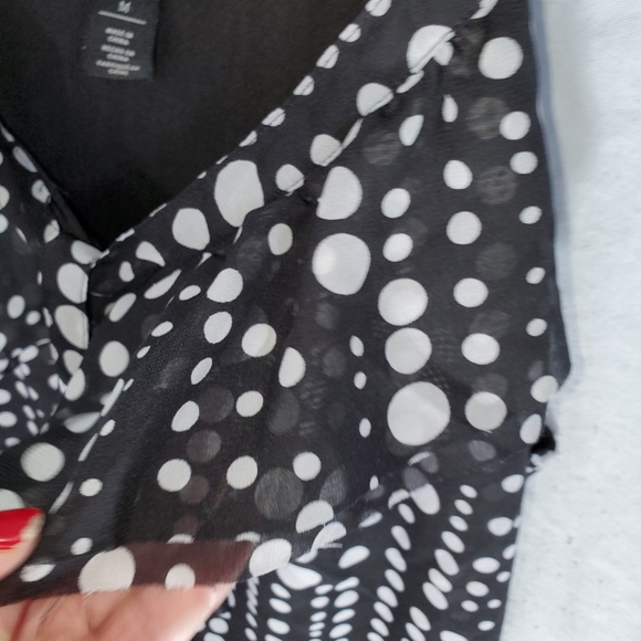 831- White House Black Market Candy Hi-Lo Sleeveless Flowy Blouse Sz Medium - Picture 12 of 13